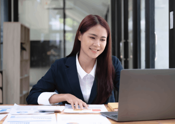 An expert translator providing expert translation services in Bethel Park, ensuring high standards and accuracy for clients.