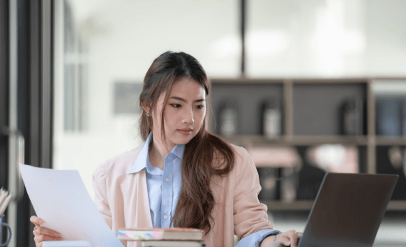 Translator in Pittsburgh providing certified Financial translation service to ensure accurate global financial communication.