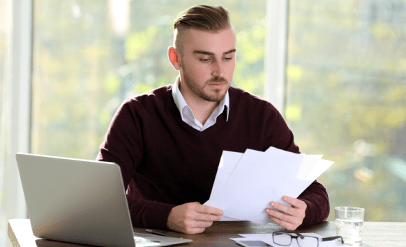 Client using certified translations for court filings in Pittsburgh, ensuring legal compliance and official acceptance.